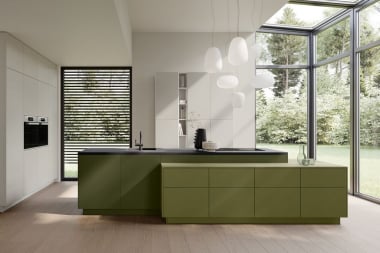 AV_6000_Olivgruen_M2-Frontal